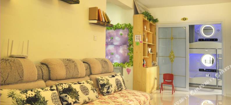 漫时光太空舱酒店(太原南站店)图片