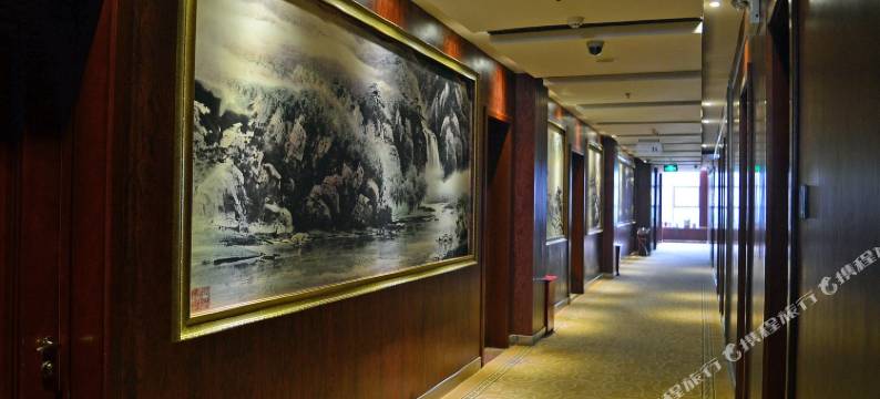 平山青风商务酒店图片