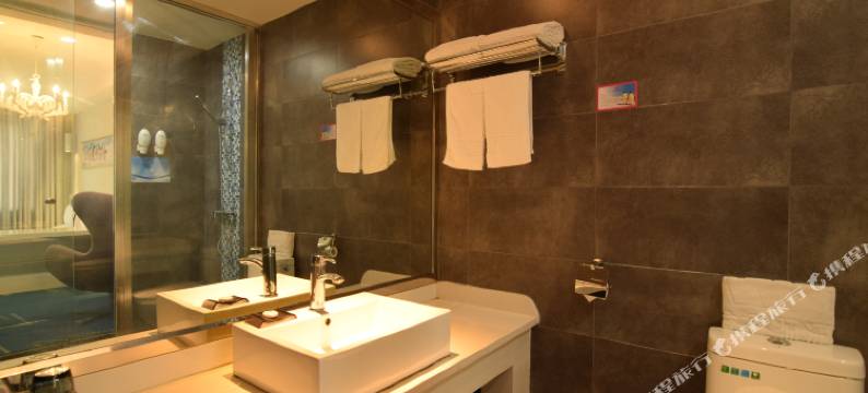 澜悦轻奢酒店(洛阳新区龙门高铁站店)图片