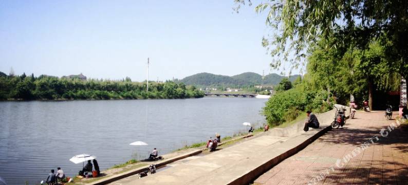 信阳南湾假日宾馆图片