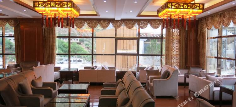 绿野亚丁酒店(香格里拉镇稻城亚丁景区店)图片