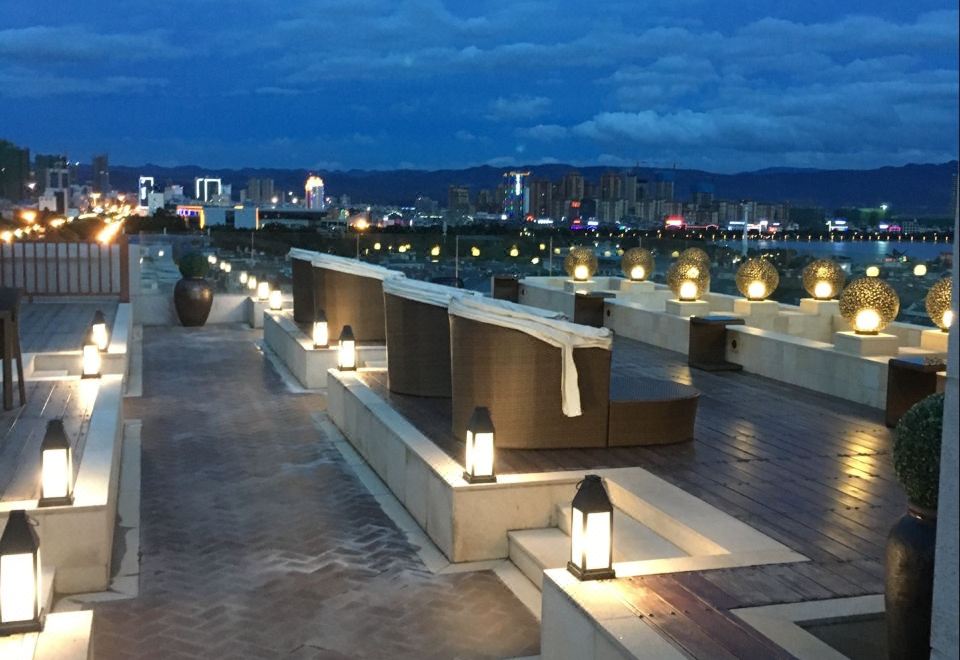 Mile Bosion Hot Spring HotelHotel Overview