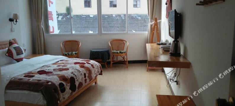 元阳山外青山客栈图片