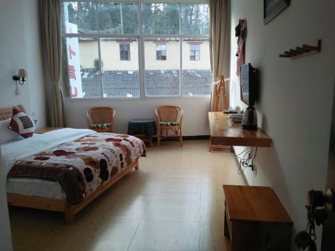 元阳山外青山客栈