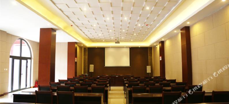 吉县人祖山忘忧山庄图片