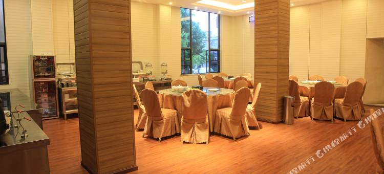 四海一家酒店(马关禧顿店)图片