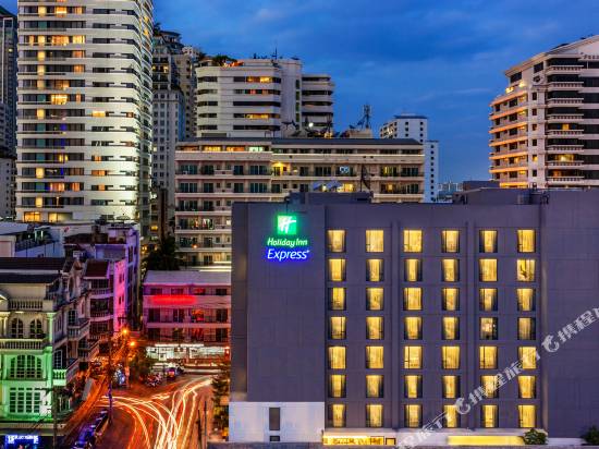 曼谷素坤逸11號智選假日酒店