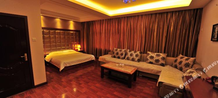 扎兰屯柴河月牙楼宾馆(月亮小镇店)图片