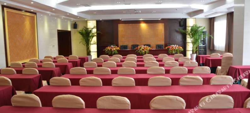 富源森岳酒店图片