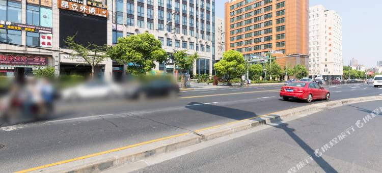 8地铁人民广场外滩公寓(上海大连路店)图片