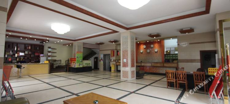 轻住酒店·鸿百年精选(信宜体育馆店)图片