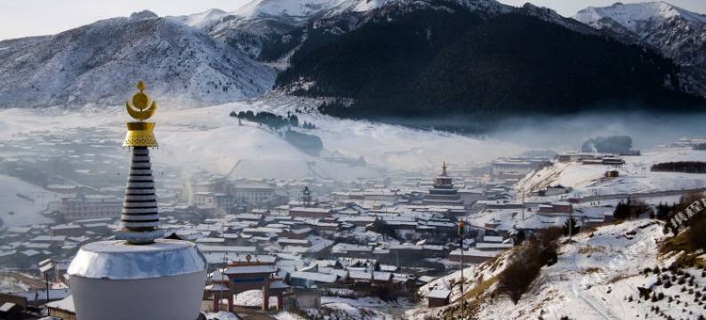 碌曲郎木寺红山假日宾馆图片