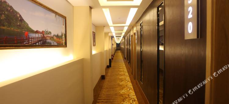 曼卡金苹果酒店(费县东方购物广场店)图片