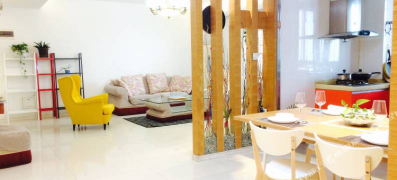 西安小寨商圈地铁沿线168平3室时尚公寓图片