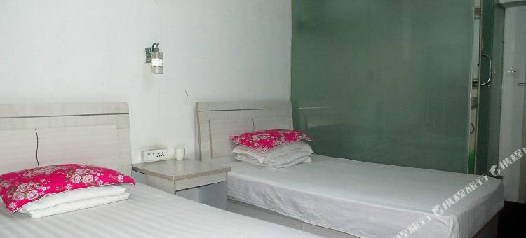 武汉铜人像旅馆图片