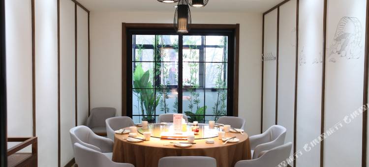 唐县隆昌假日酒店图片