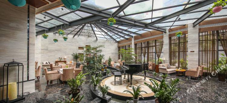 乐至宏扬·玲路酒店图片