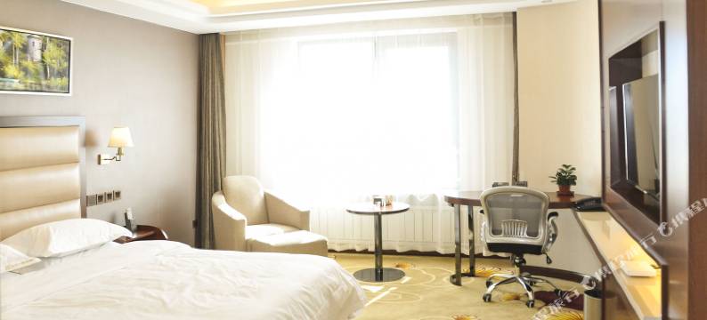 心连心静雅酒店(万达广场赤峰学院店)图片