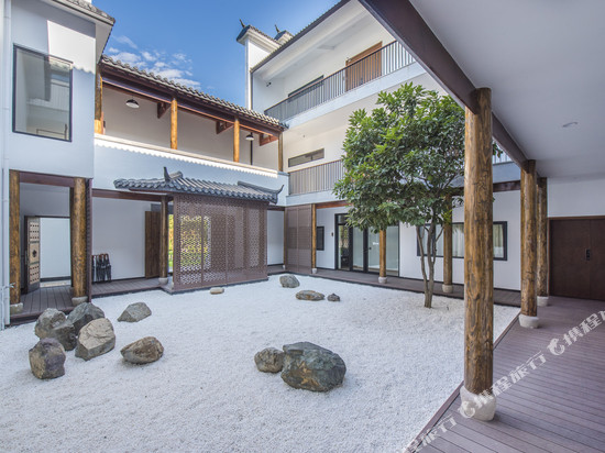 余姚四明山月里民宿