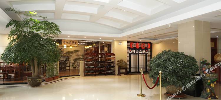 白山裕豪贵宾楼酒店图片