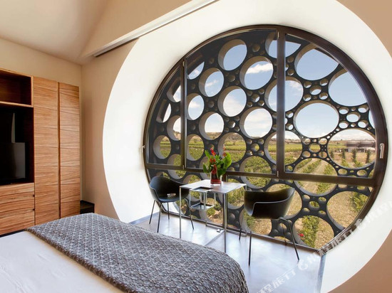 马斯提奈卡瓦酒店