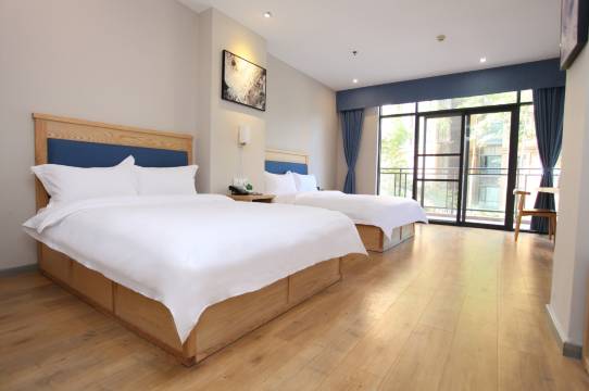 福鑫客栈(珠海白藤二路店)