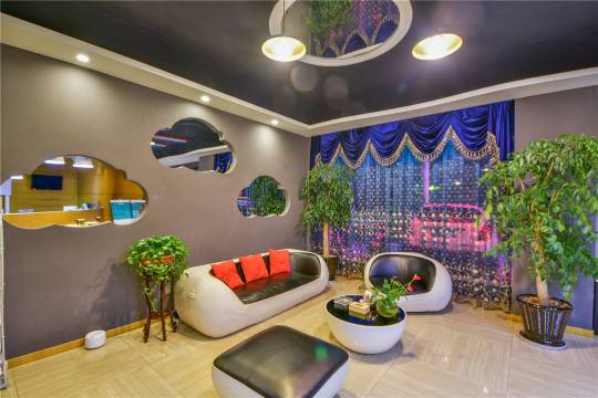 文怡美主题酒店(西双版纳景洪泼水广场店)