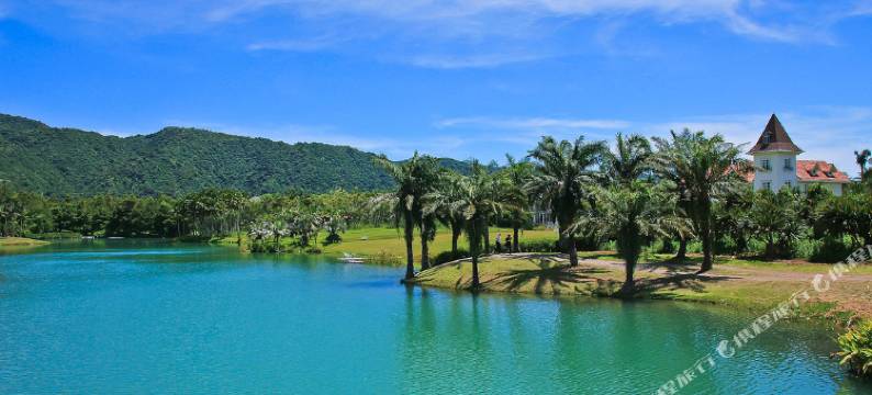 花莲蓝色玻璃海图片