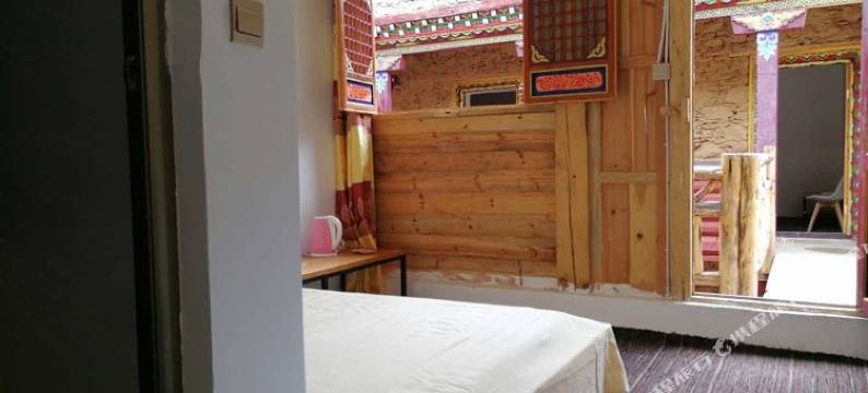 丹巴甲居金花驿站图片