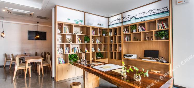 花居轻奢酒店(苏州观前街北寺塔地铁站店)图片