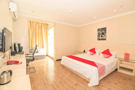 品嘉酒店(黄冈万达广场店)