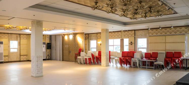 瑞德多兹普拉斯酒店 - 近宿务曼达维 UV(RedDoorz Plus New Era Budget Hotel Mandaue Former RedDoorz Plus Near UV Mandaue Cebu)图片