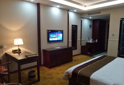 Luxotel Inn Hotel Overview