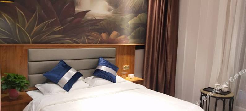 陇顺源假日酒店(中川机场彩虹城店)图片