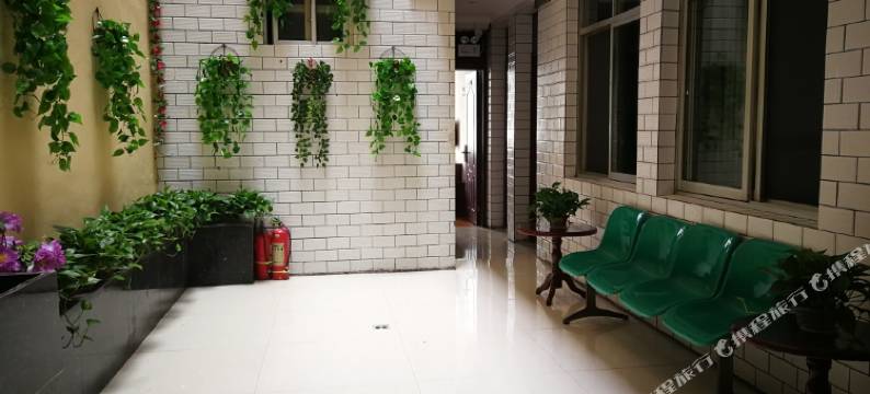 新月宾馆(陇南城关小学店)图片