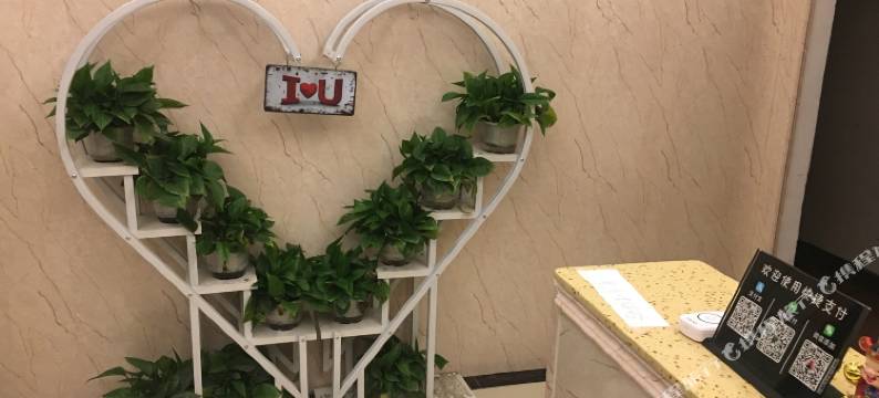 浪漫住宿(广州理工学院店)图片