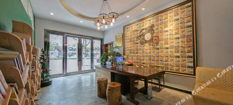 车之乐汽车主题酒店(重庆江北国际机场店)图片