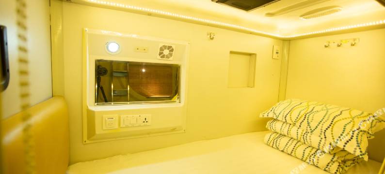 郑州星空太空舱青年旅社图片