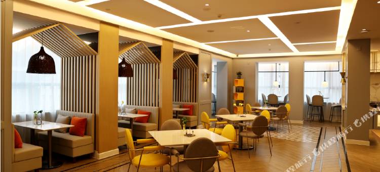 白玉兰酒店(栾川长春路十字街店)图片