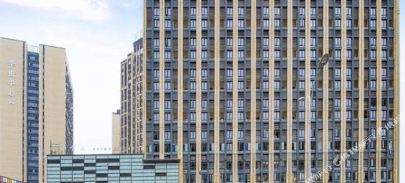 重庆记忆酒店(欢乐谷地铁站店)图片