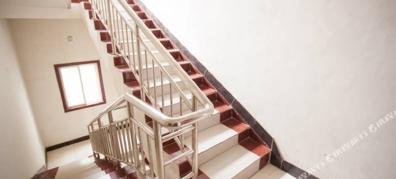 洛阳三彩宾馆(龙门石窟店)图片