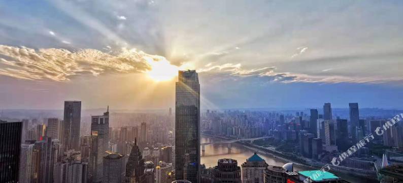 ReVia全江景高空酒店(重庆解放碑云端之眼店)图片
