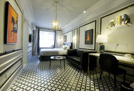 叶·青成漫享酒店(淄博八大局便民市场万象汇店)