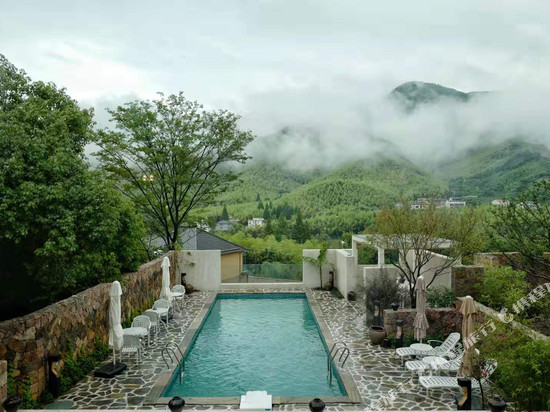 莫干·听山酒店