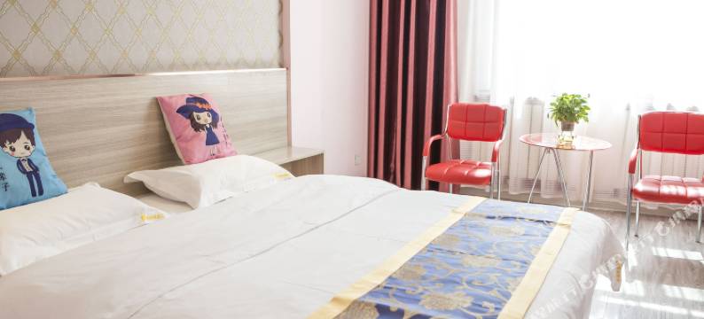 伊宁黄鹤楼大酒店(六星街)图片