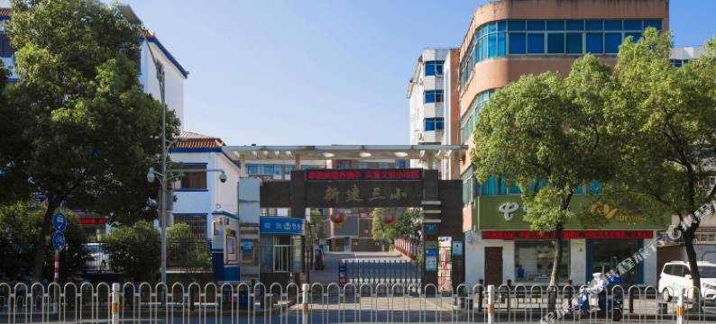 百年大酒店(南昌新建吾悦广场店)图片