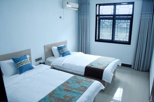 宜昌长江边边民宿