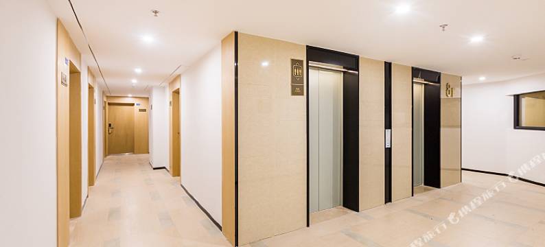 南京堡利鑫居酒店公寓(南京南站花神庙地铁站店)图片
