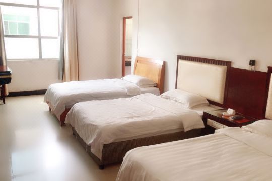 选择房间开业:2016连平忠信腾龙宾馆位于连平县忠信镇,交通便利,风景