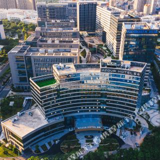 深圳西丽创新谷亚朵酒店